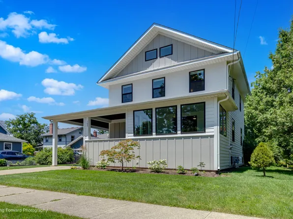 107 E Jefferson Ave, Wheaton, IL 60187
