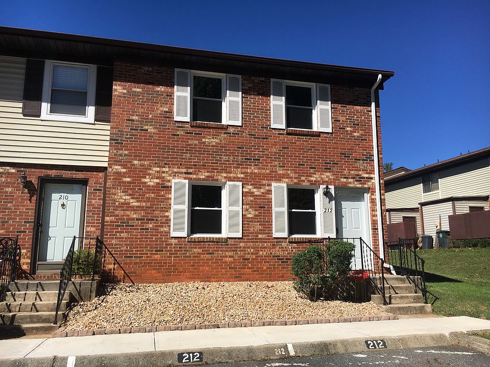 212 Fountain Drive - Front
