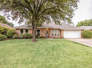 8828 Ashcraft Dr, North Richland Hills, TX 76182