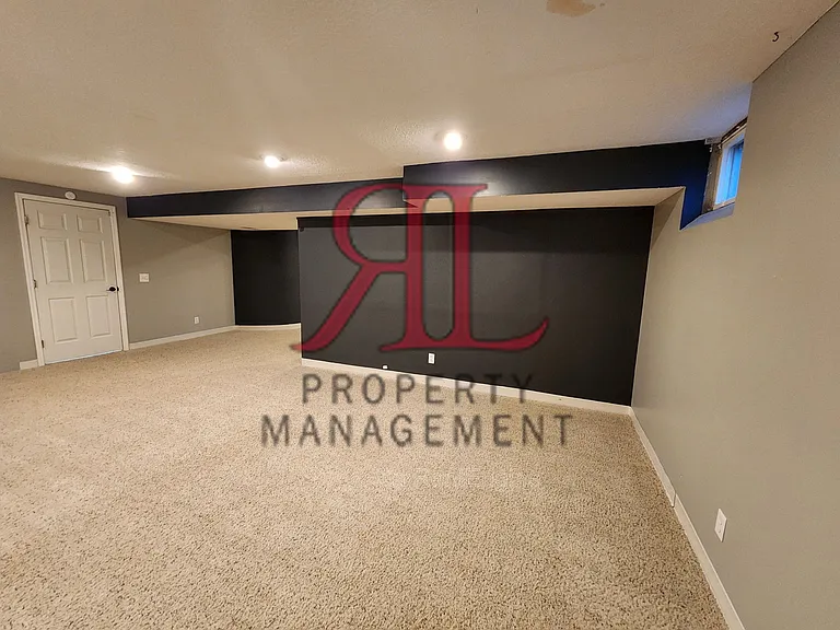 6716 Bethany Dr — Photo 34