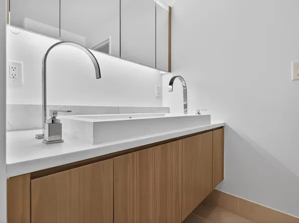 77 Hudson Street image 15 of 28