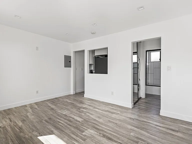 2814 Sichel St — Photo 34