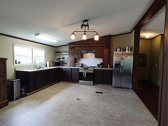 2nd image of 12426 Lockhart Rd
