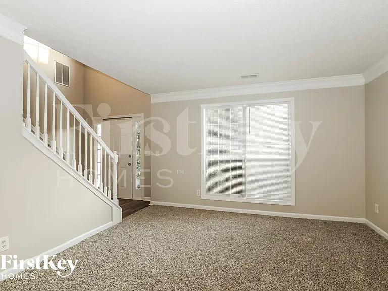 162 Olympic Dr — Photo 6