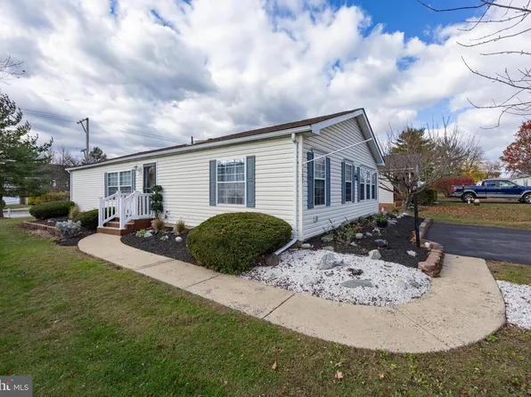 107 Carver Ln, Royersford, PA 19468