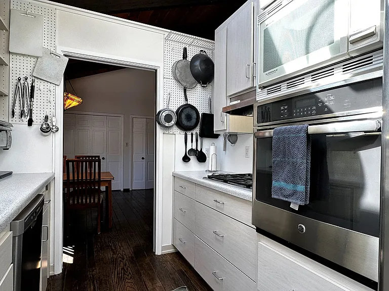 36 Power Ln — Photo 7