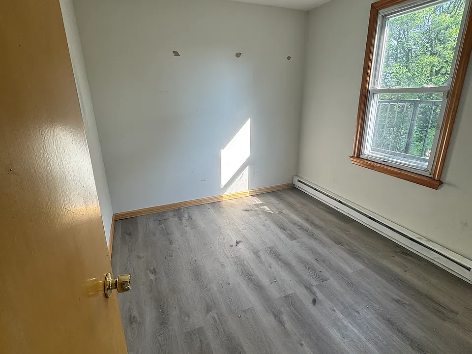 706 Bacheller Ave