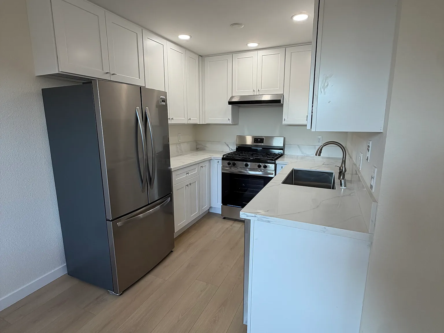 2 bed, 1000 sqft, $2,895 — Photo 4