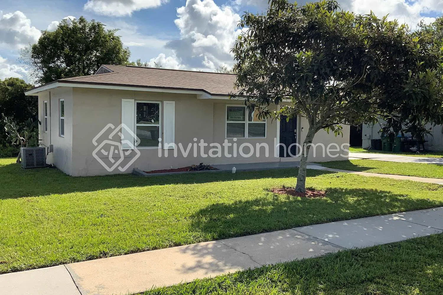 1095 Saxon Blvd Deltona, FL 32725 — Photo 1