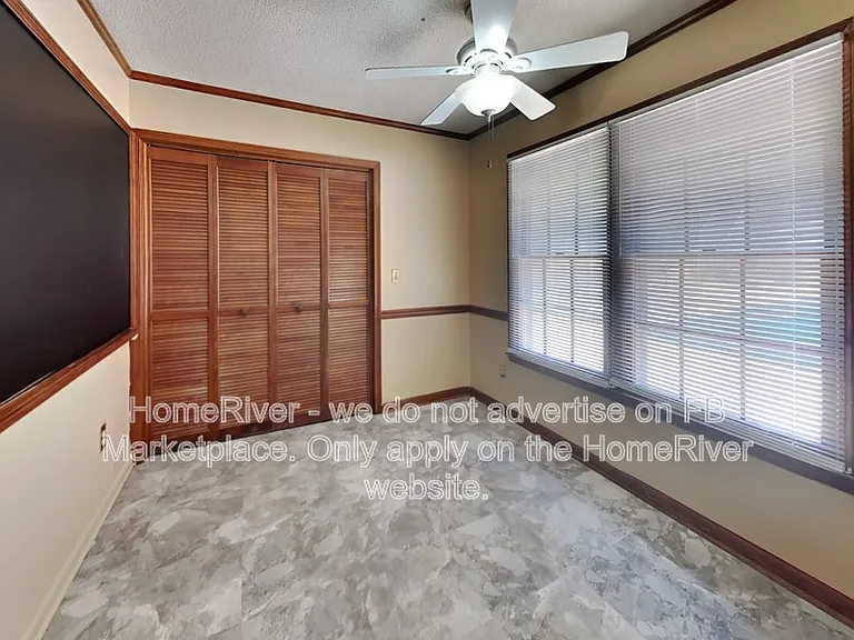 889 Twin Lakes Dr — Photo 4
