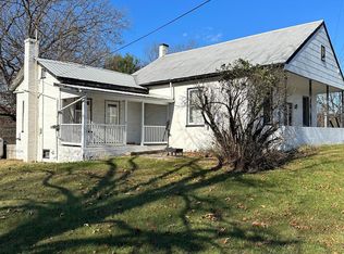 2142 Williamson Rd, Greencastle, PA 17225