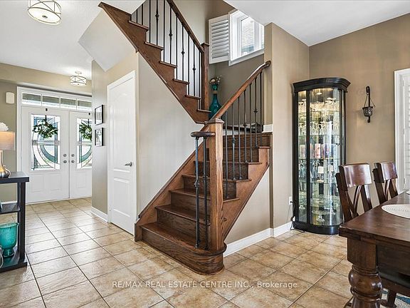 4th image of 33 Paula Ct