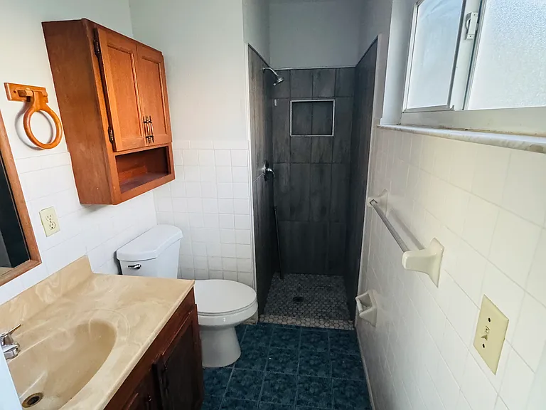 1035 Nevada Dr NE — Photo 7