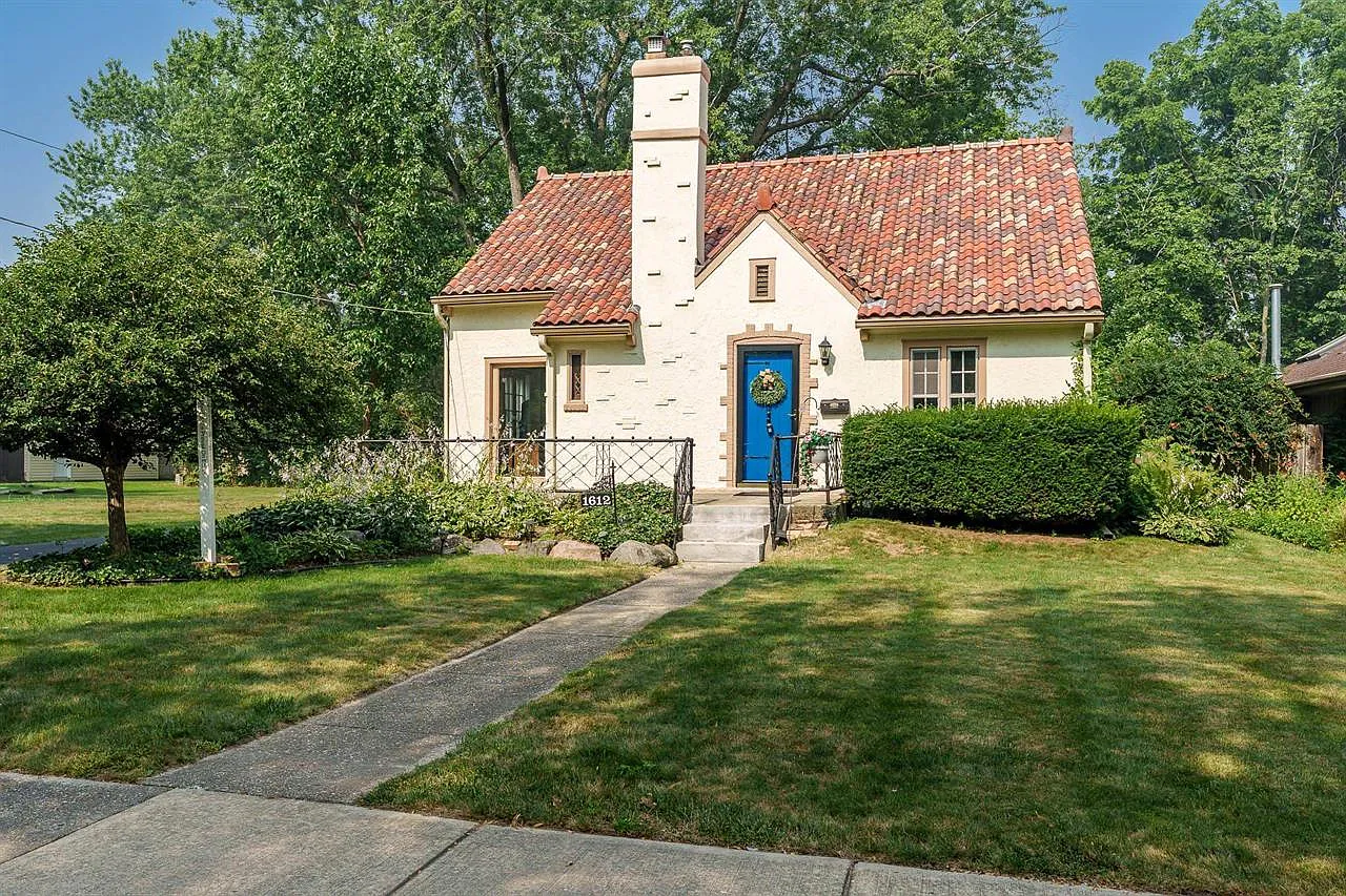 1612 Westchester Drive — Photo 1
