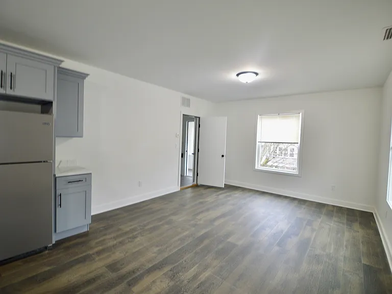 21 Nichols St — Photo 5