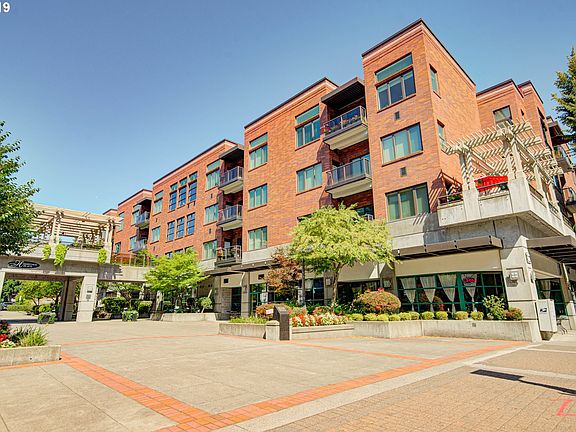 2nd image of 300 W 8th St Unit 211