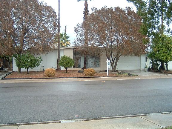 3rd image of 2002 W Joan De Arc Ave