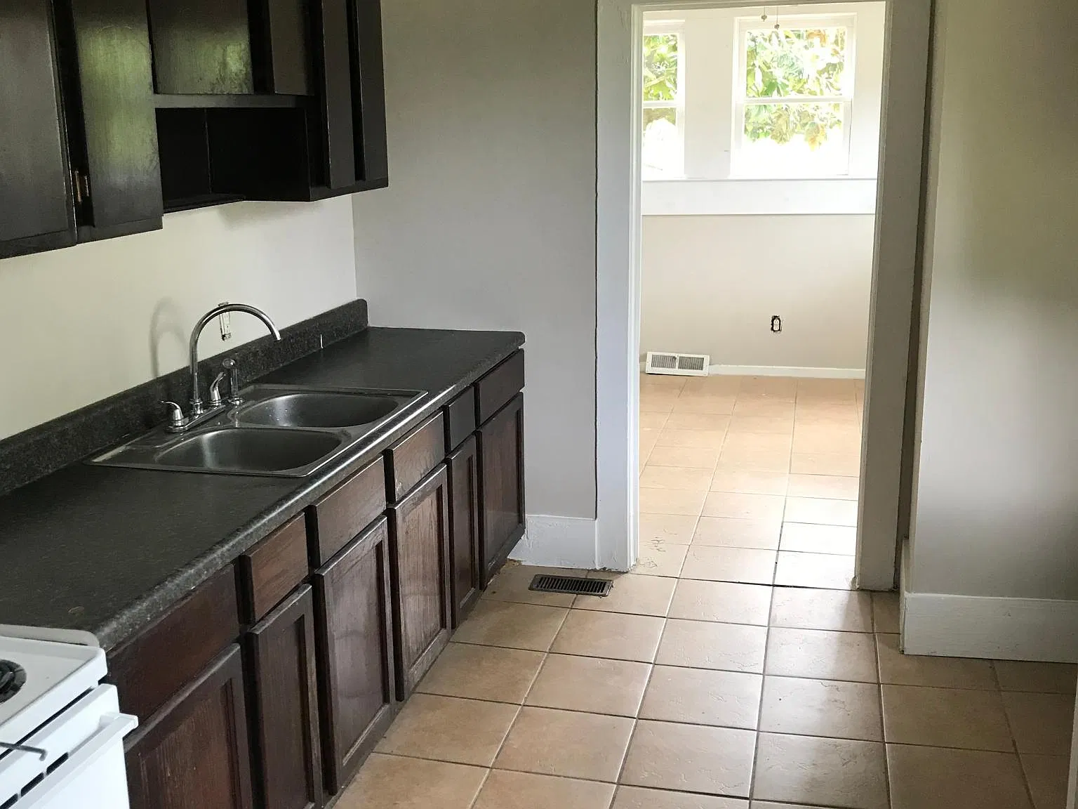 3 bed, 1230 sqft, $1,850 — Photo 4