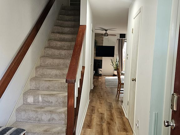 3rd image of 106 Beechwood Dr