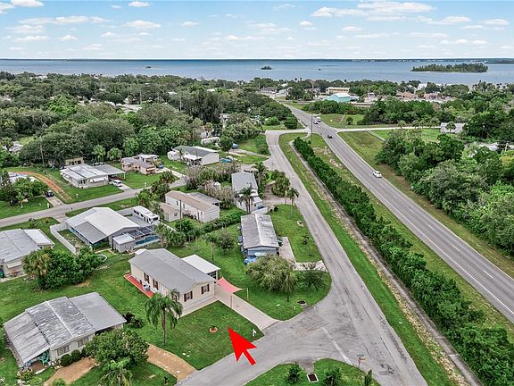 2nd image of 306 Pineapple St