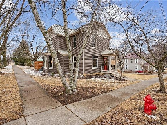 2nd image of 215 Bayley Ave