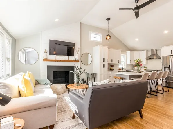 9 Grouse Ln, Barnstable, MA 02630