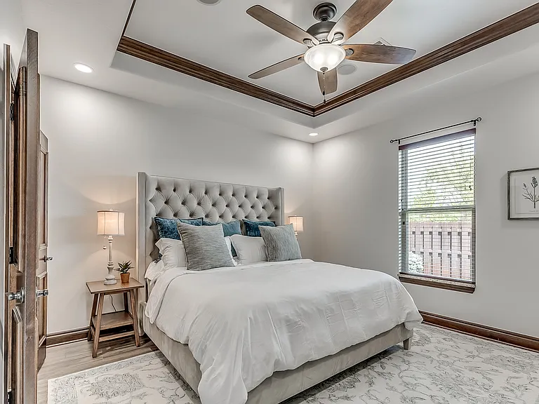 11804 Volterra Way — Photo 39