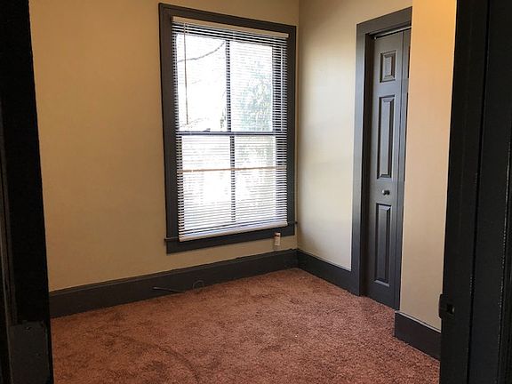 5th image of 108 Blue Grass Ave