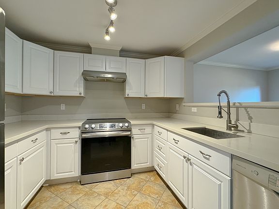 2nd image of 9910 NE 137th St APT A102