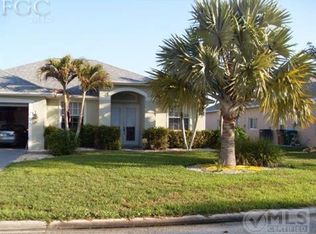 2043 Ottersrest Ln, Cape Coral, FL 33990