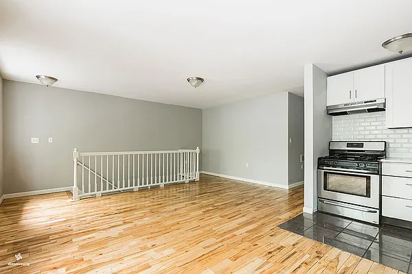 Rented by Dixon Advisory USA Inc. | media 9