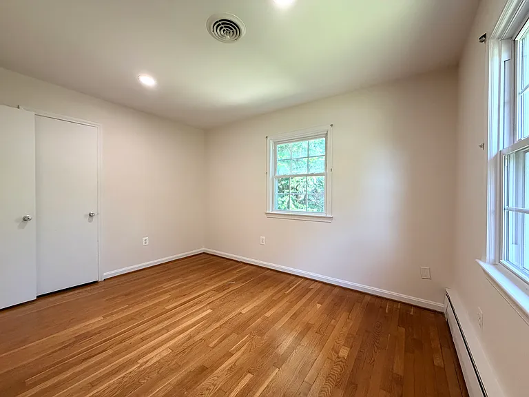 7529 Cayuga Ave — Photo 30