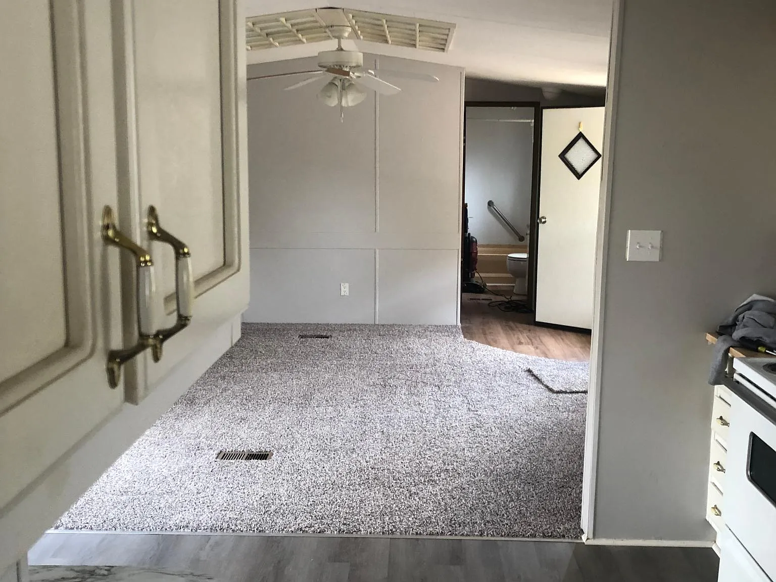 2 bed, $850 — Photo 2