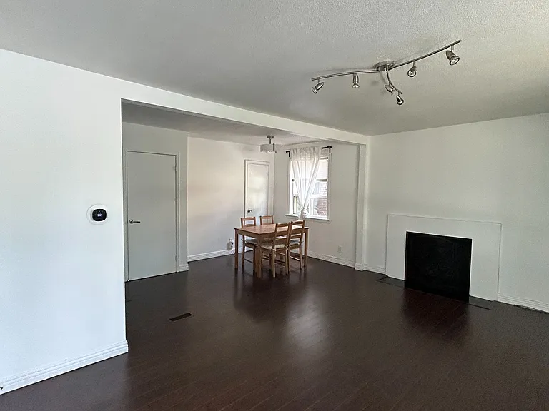 93 Cartier Cres #MAIN — Photo 6