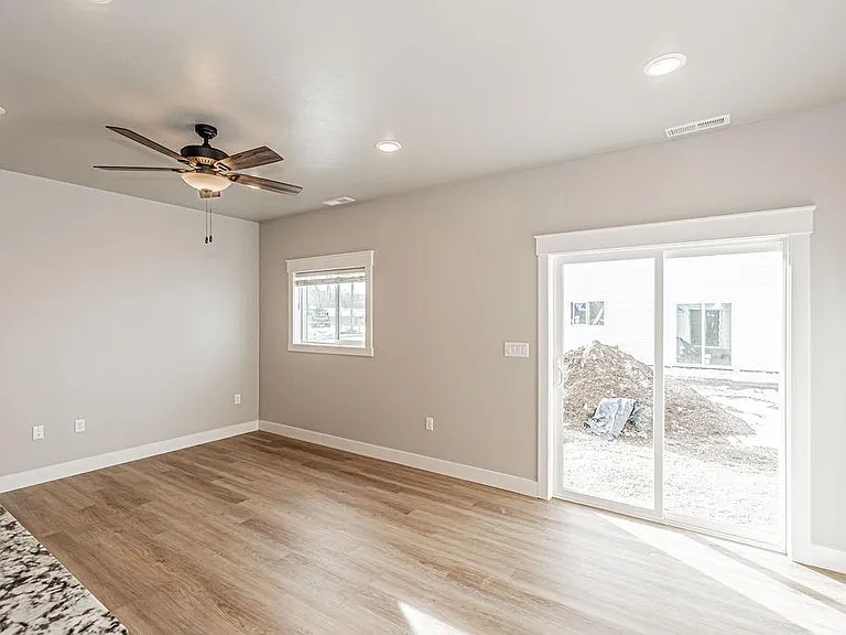 380 S 3 W #203 — Photo 40