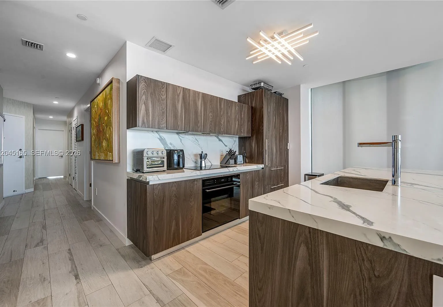 Gran Paraiso Condo — Photo 4