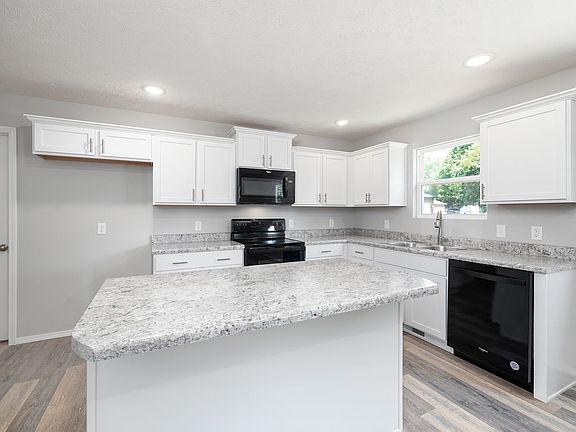 3rd image of 483 W Barcelona St