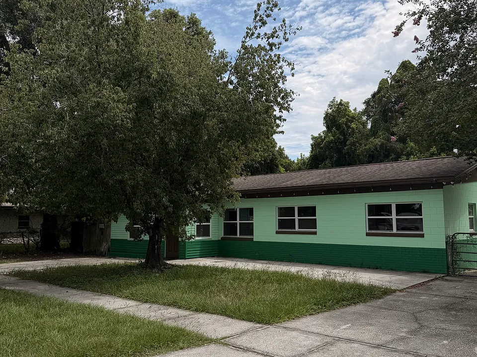 5213 Bach Ave