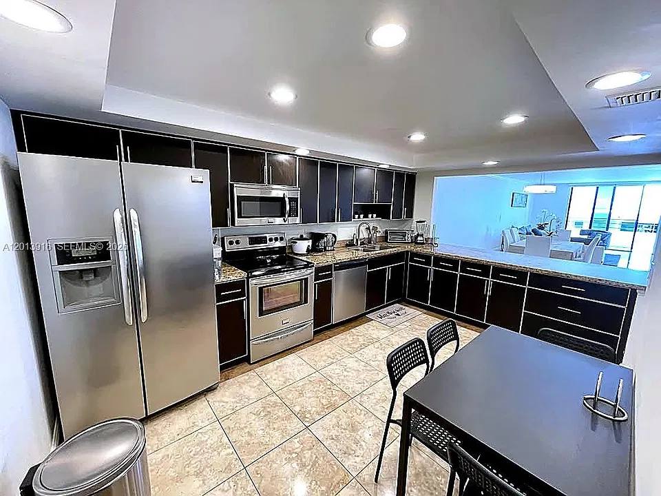 2500 Parkview Dr #2114