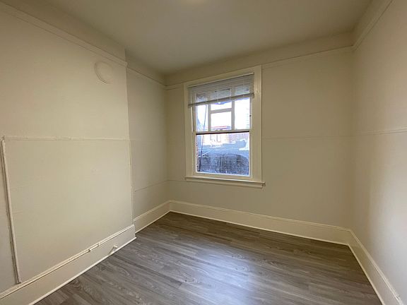 4th image of 666 Sacramento St #14