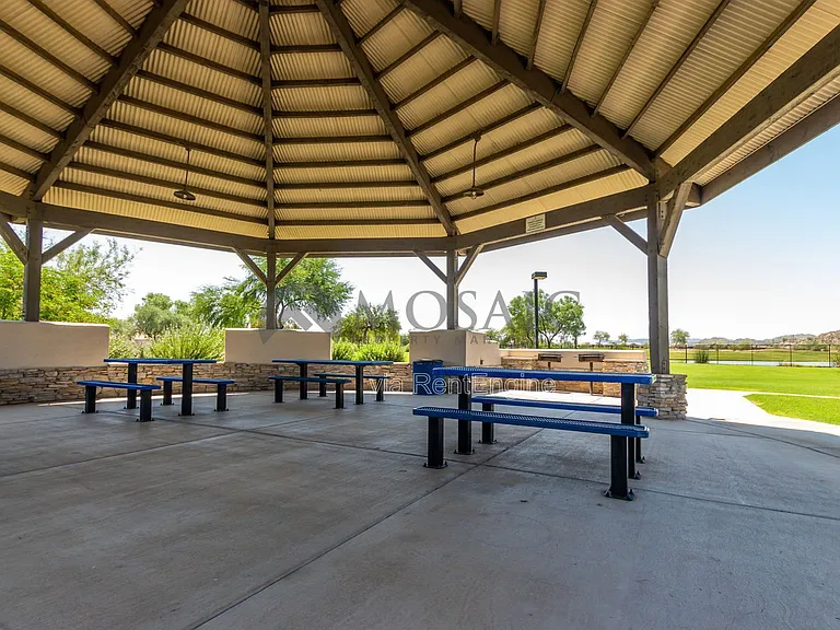 1004 E Cowboy Cove Trl — Photo 41