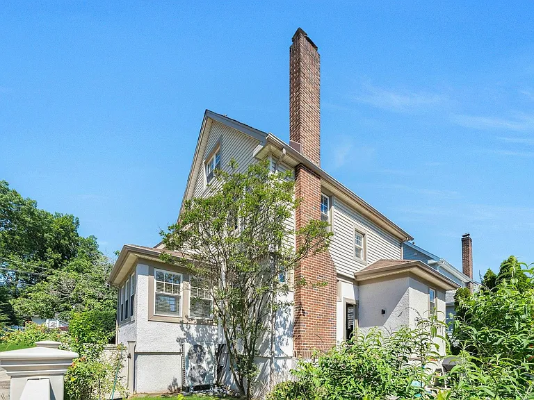 332 Demarest Ave — Photo 3
