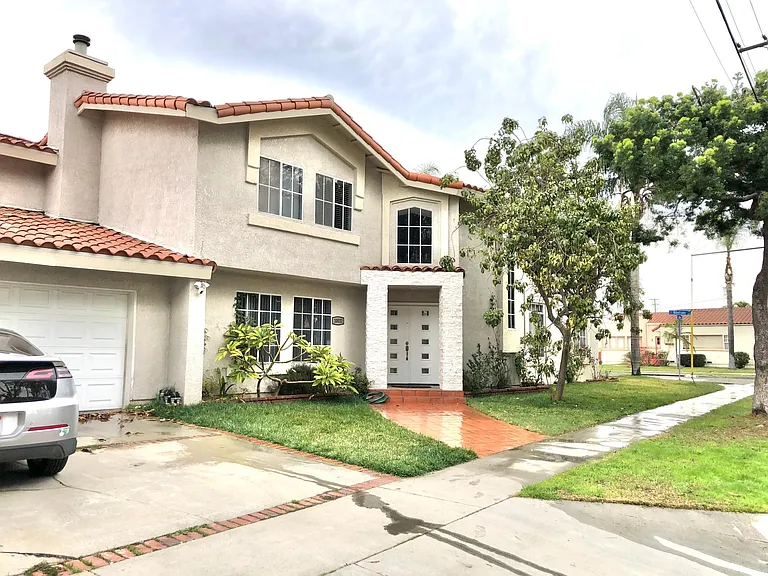 10031 Adoree St — Photo 1