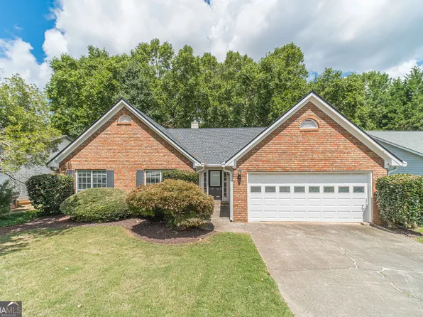 670 Paris Dr, Lawrenceville, GA 30043