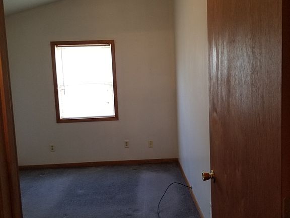 5th image of 239 Railroad St