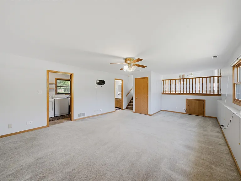 752 Rosanne St — Photo 13