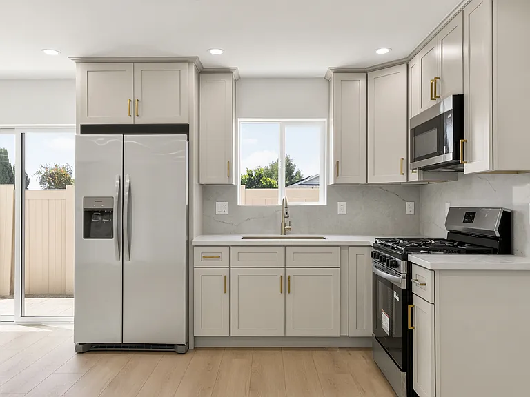 11502 Valjean Ave #3/4 — Photo 5