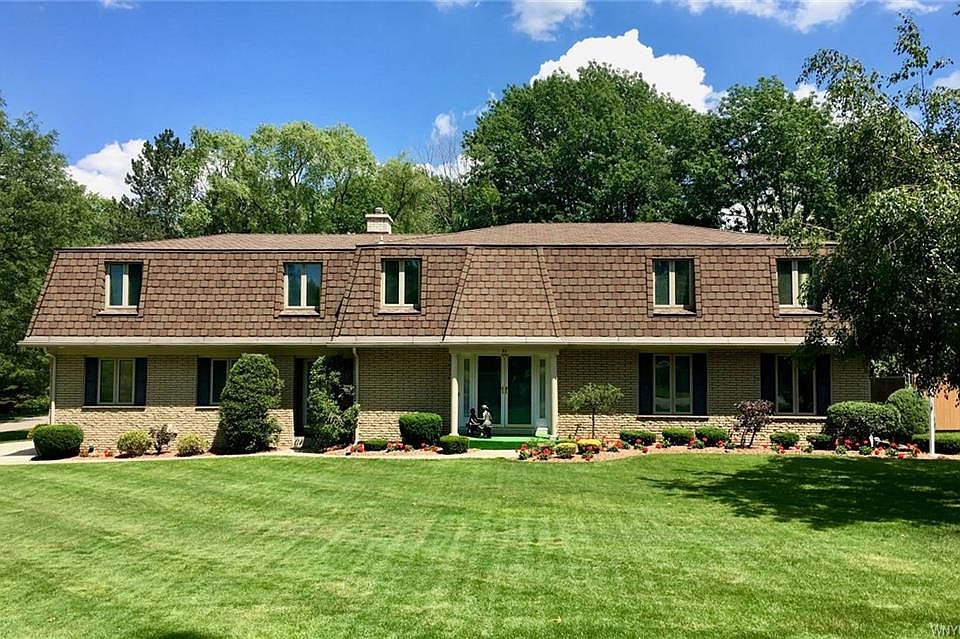 1st image of 65 Green Lake Dr