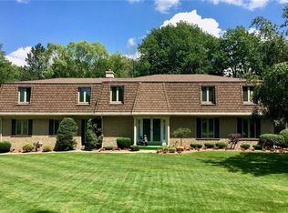 65 Green Lake Dr, Orchard Park, NY 14127