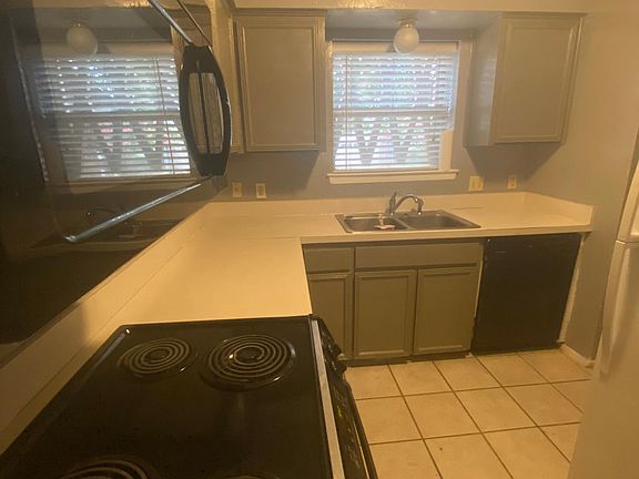 3rd image of 1704 Willow Ln